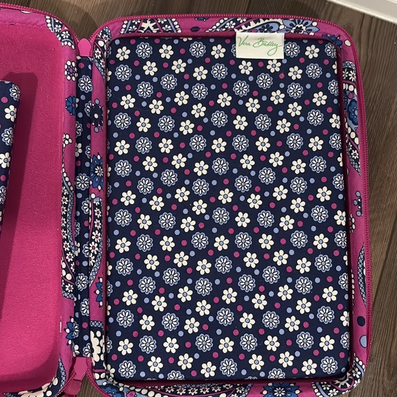 VERA BRADLEY TABLET BAG HARD SIDES TABLET CASE WITH STRAP - Picture 4 of 8